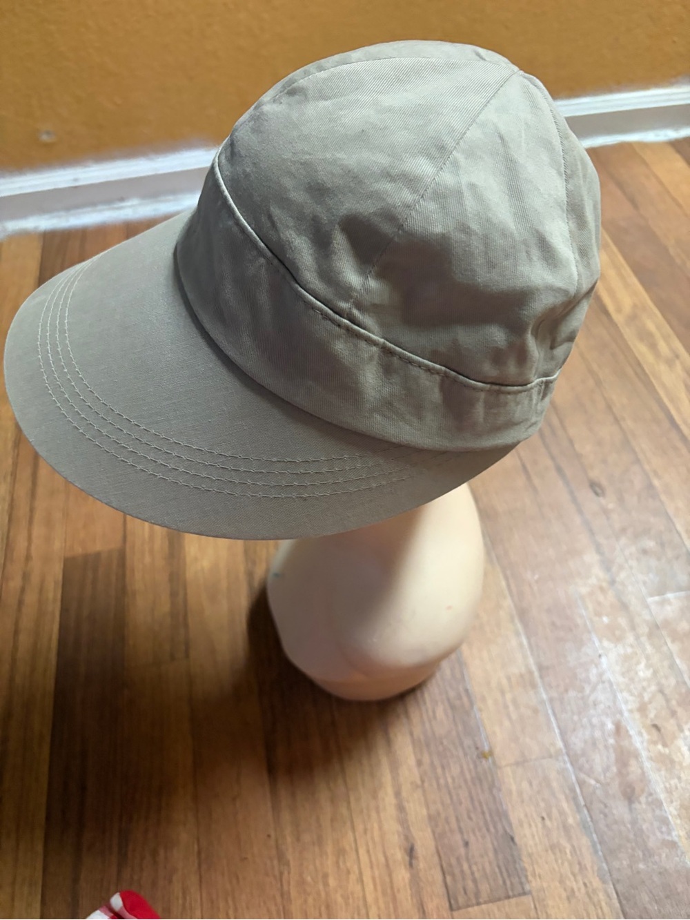 Scala hat - Picture 2 of 6
